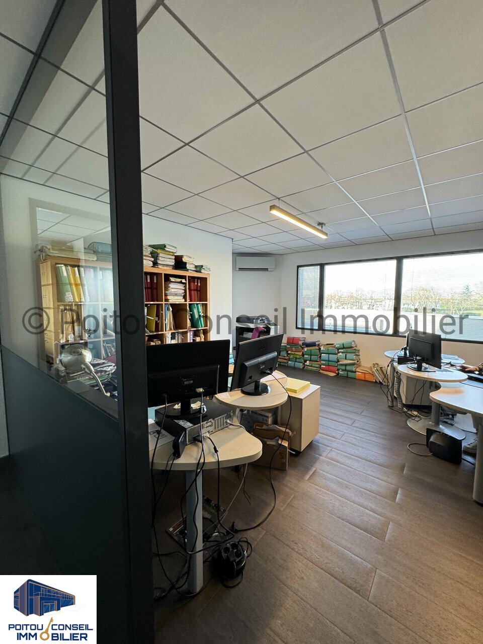 718530309_79_0121_11