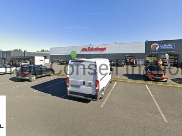 FONTENAY LE COMTE – OPPORTUNITE MURS GRANDE SURFACE