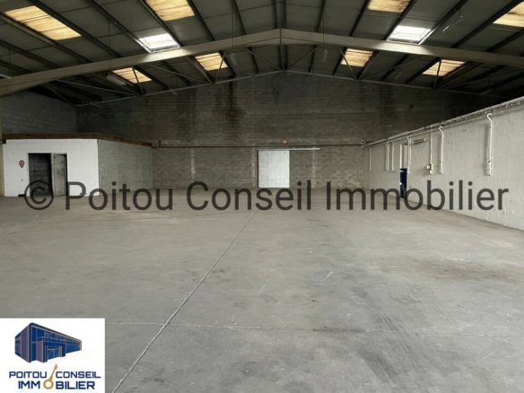 LOCAL D’ACTIVITE 800M2 ZONE D’ACTIVITE NIORT