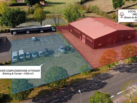 LOCAL D’ACTIVITE AVEC PARKINGS DE 702m2 sur 2000m2 DE TERRAIN AVEC POSSIBILITE DE FONCIER COMPLEMENTAIRE