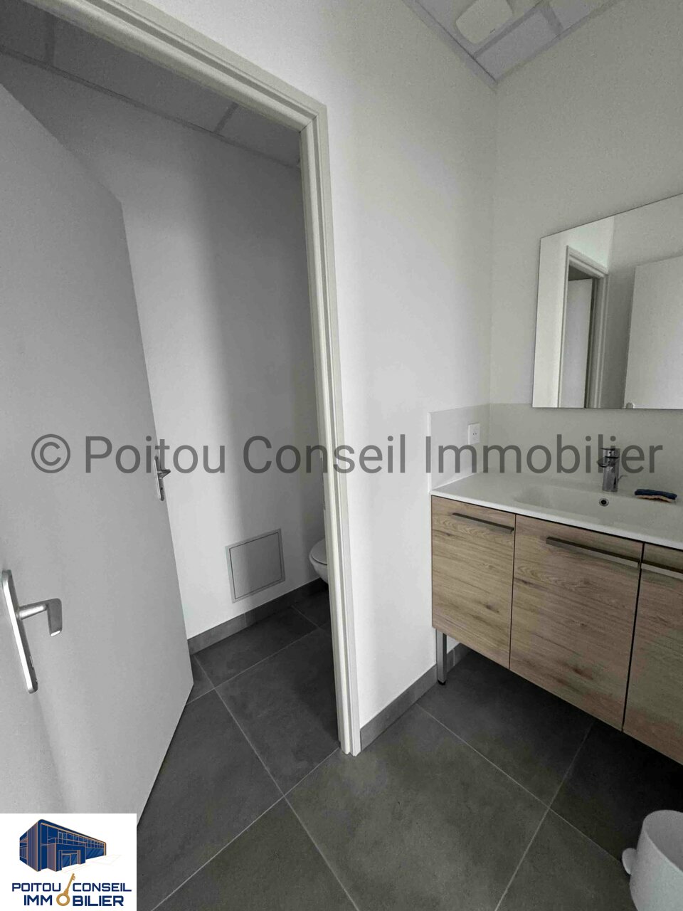 340158600_79_0235_5 Bureaux neufs zone mendes france niort 75m2