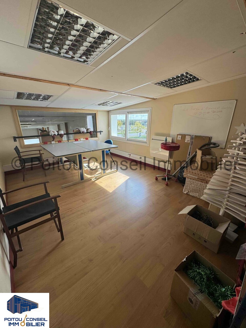 721083643_79_0234_4 Location local commercial mendes france niort 290m2 avec visibilité